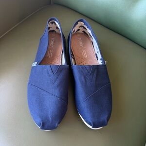 TOMS Navy Canvas Alpargata Slip On Flats Womens Size 8 Classic Casual Shoes